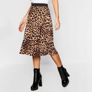 Boohoo Petite Leopard Pleated Skirt